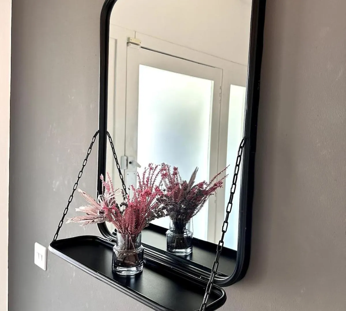 Kaimes Kip Stylish Edinburgh Five Bedroom Home