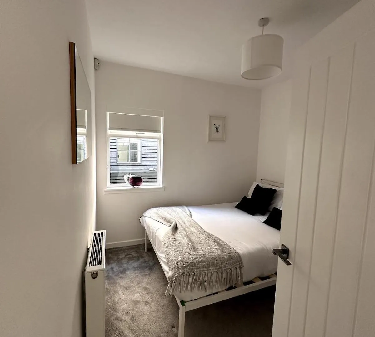 Kaimes Kip Stylish Edinburgh Five Bedroom Home