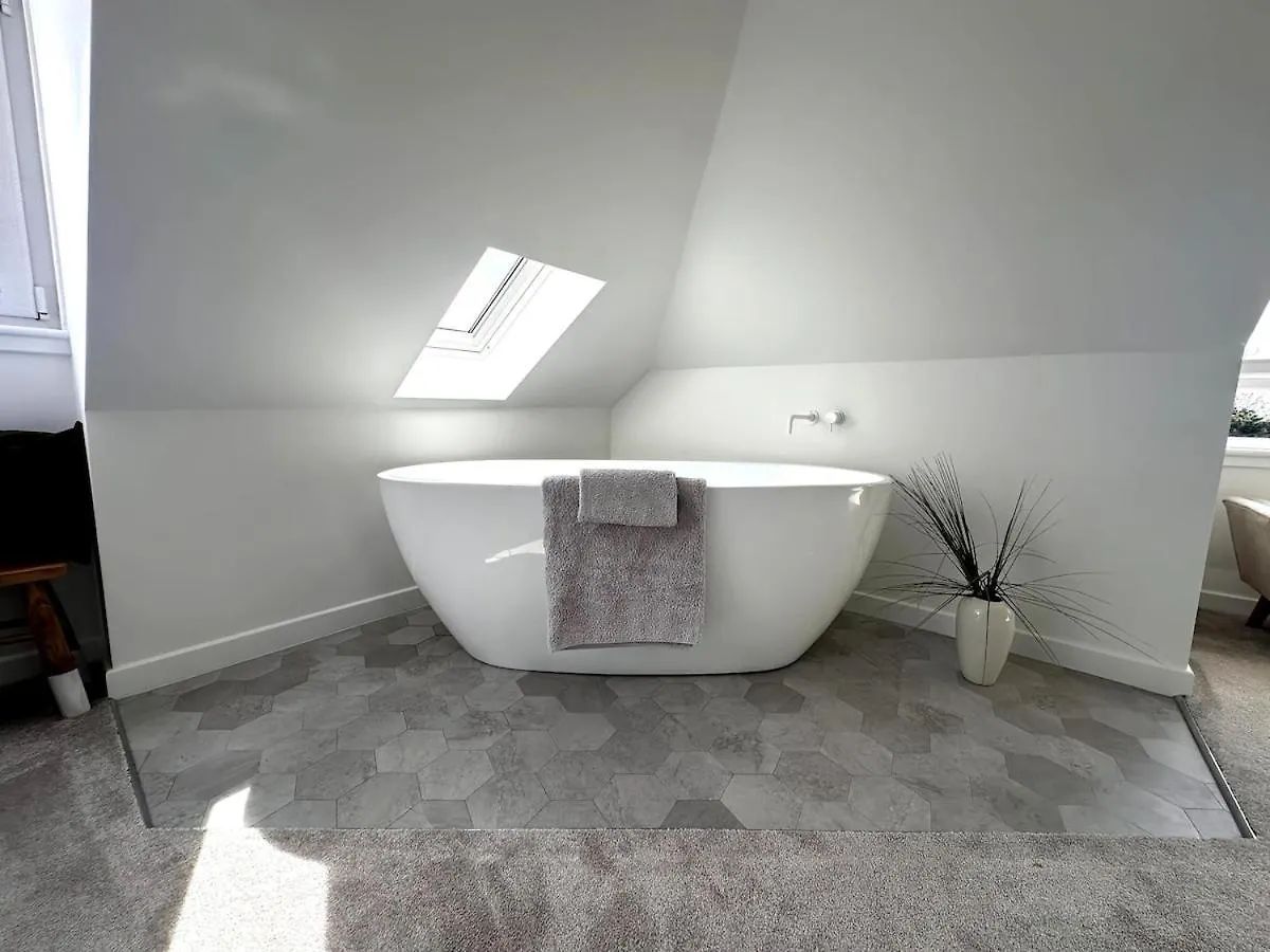 Kaimes Kip Stylish Edinburgh Five Bedroom Home 0*,