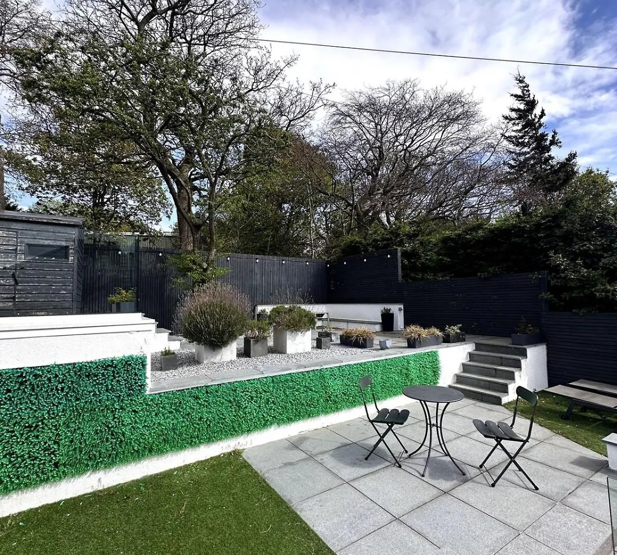 Kaimes Kip Stylish Edinburgh Five Bedroom Home 0*,